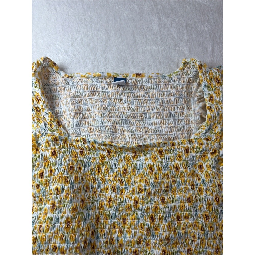 Old Navy Cropped Top‎ Smocked Blouse Women Large Sunflowers Flutter Sleeve Retr - Picture 6 of 7